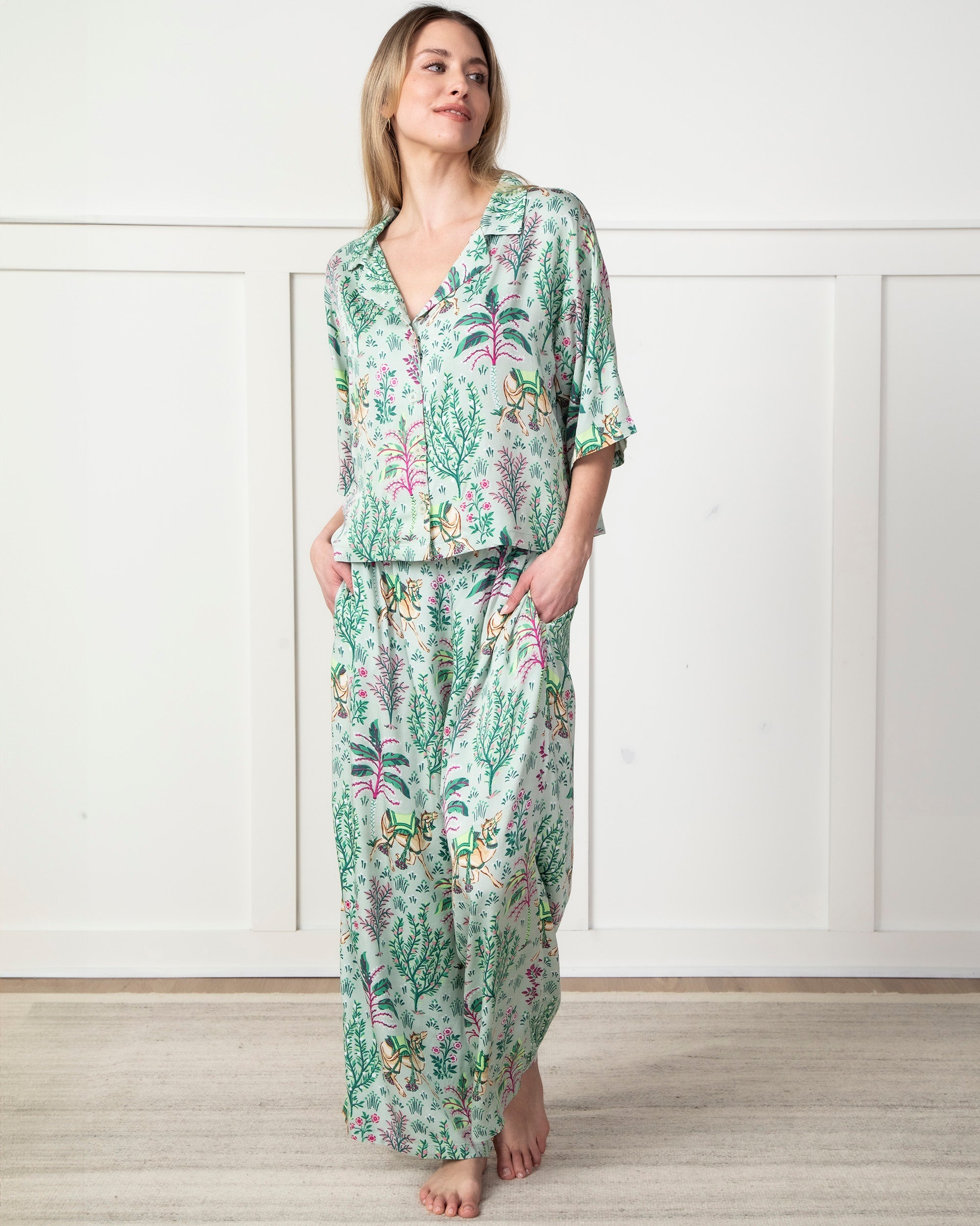 Camel's Courtyard - Satin Wildest Dreams Set - Avocado